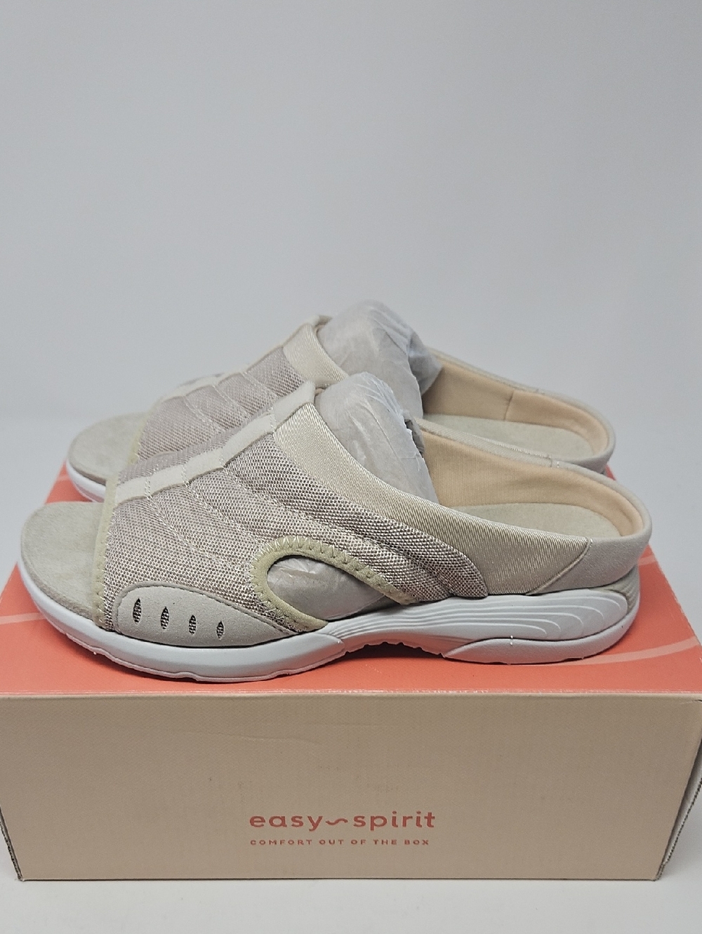 Easy Spirit Traciee 2 Slip-On Clog Mules in Light Gray